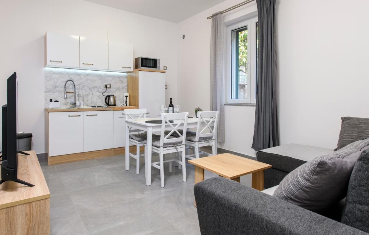 Apartment Delalle สปลิท ภายนอก รูปภาพ