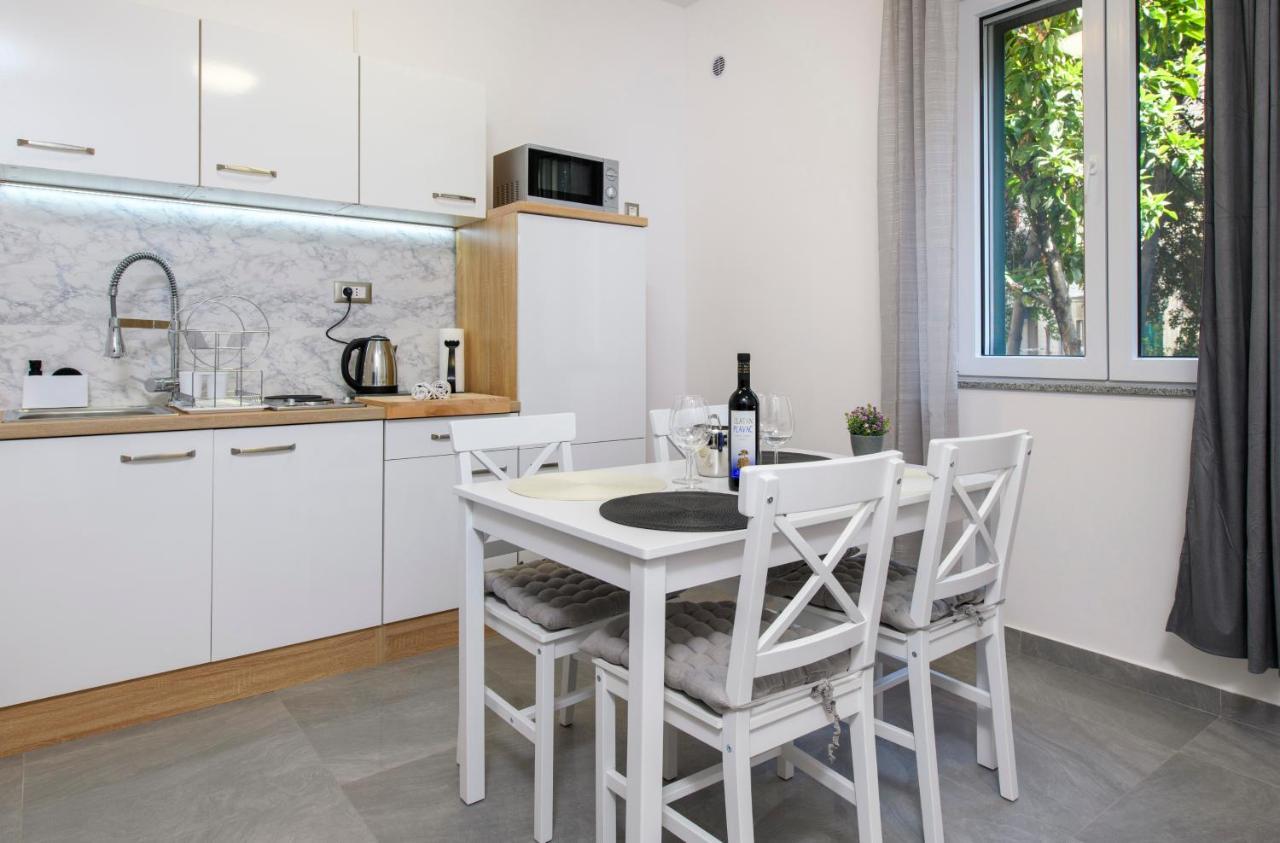 Apartment Delalle สปลิท ภายนอก รูปภาพ