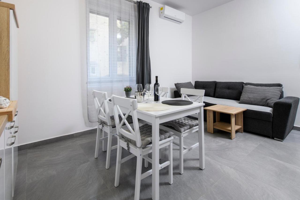 Apartment Delalle สปลิท ภายนอก รูปภาพ